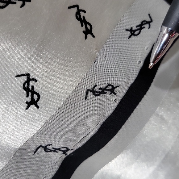 Vintage Yves Saint Laurent 100% Silk Scarf 39"×40" - Picture 3 of 11